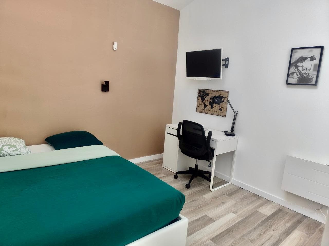 Belle chambre meublée dans une grande colocation – Centre-ville