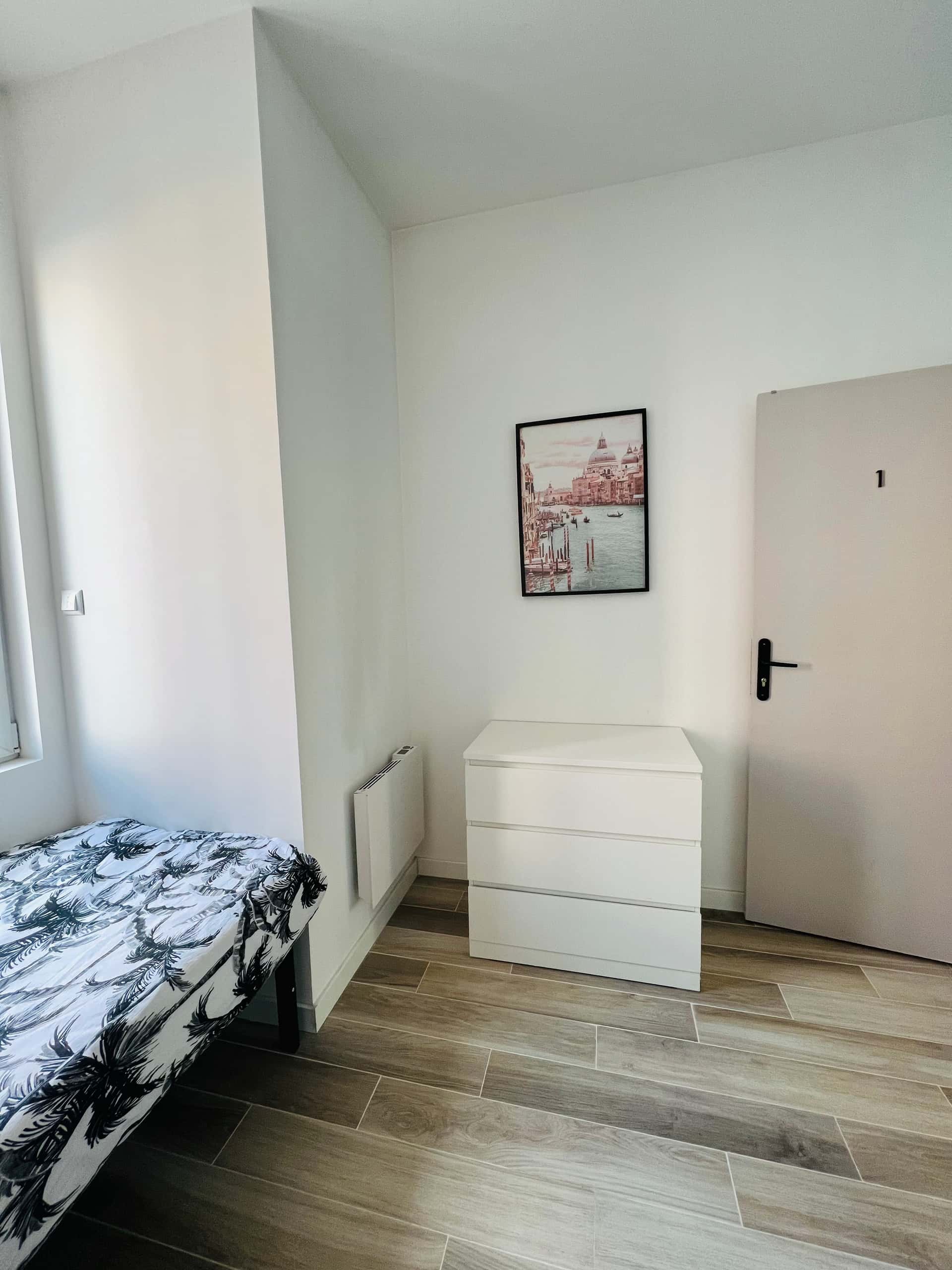 Chambre lumineuse dans une grande colocation - Idéal étudiant(e)