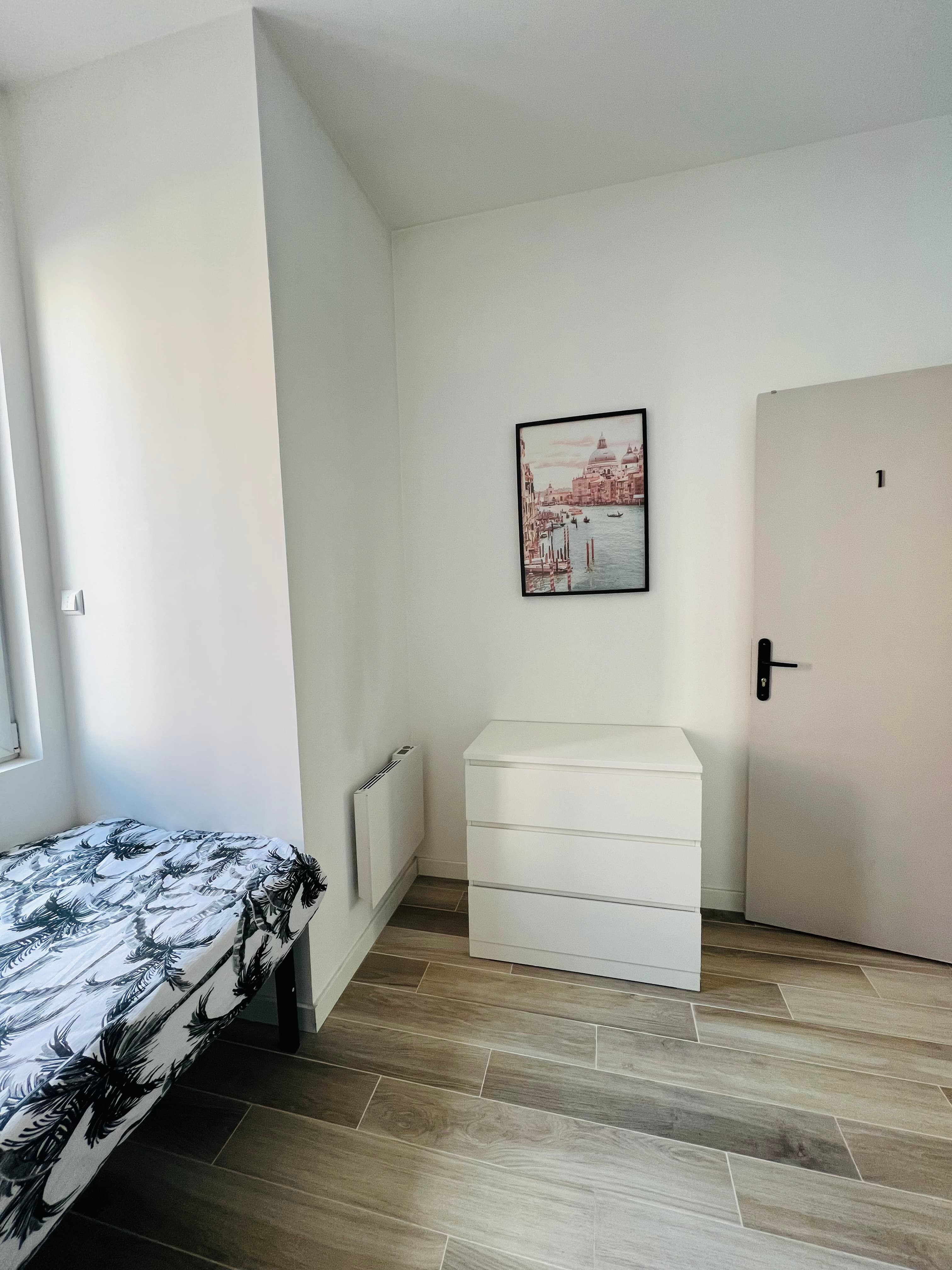 Chambre lumineuse dans une grande colocation - Idéal étudiant(e)